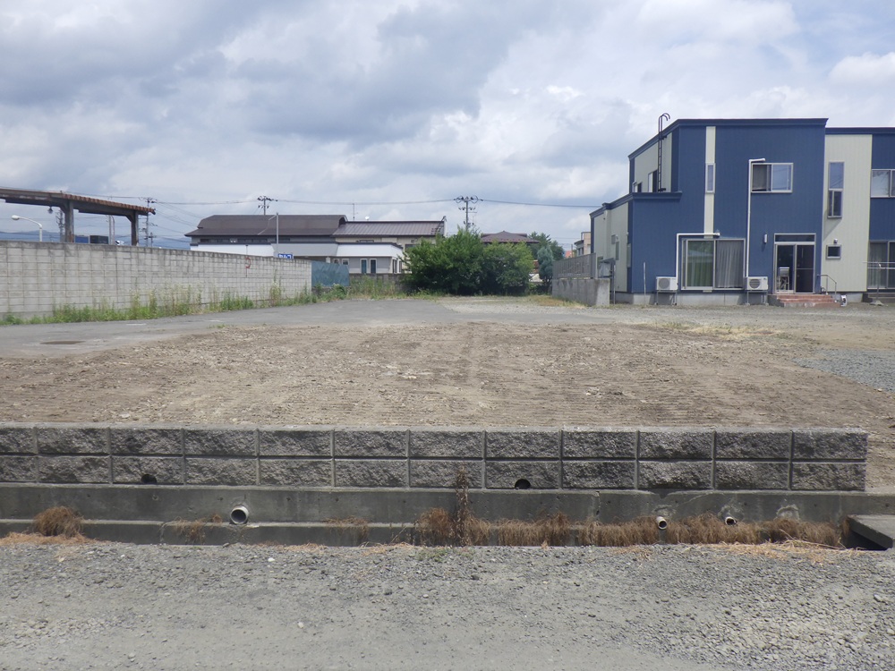 売地　秋田県大館市釈迦内字稲荷山下123番1他